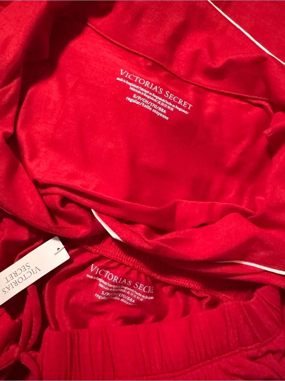Victoria Secret’s Women Small Soft Long Pajama Set NWT Lipstick Red Bow Accent
